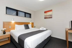 Beautiful 1-bedroom apartment close to the River